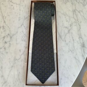 Designer tie